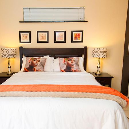 Sollunaa Guesthouse Sandton Εξωτερικό φωτογραφία
