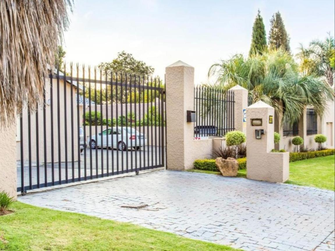 Sollunaa Guesthouse Sandton Εξωτερικό φωτογραφία